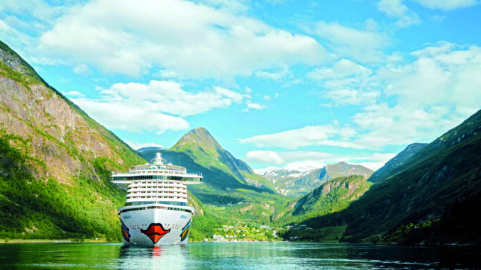 b Schiff Geiranger