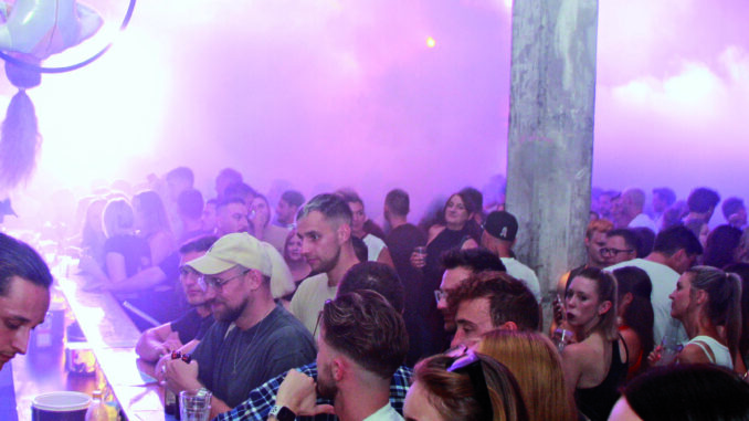b Clubnacht
